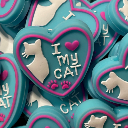 I love my cat “blue and pink heart”